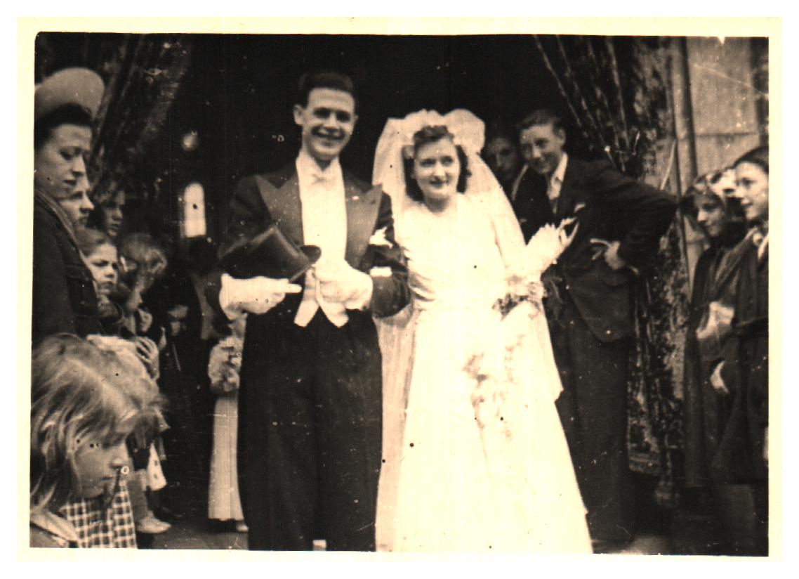 Mariage — Sortie d'église, photo de famille